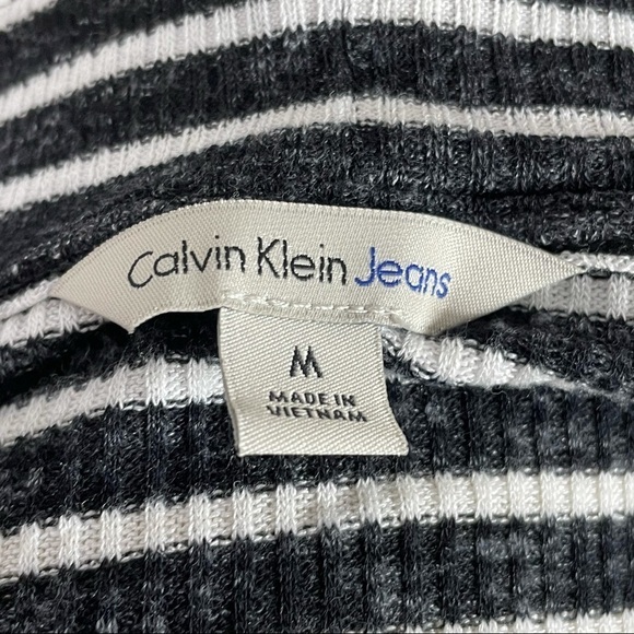 Calvin Klein Jeans Striped Cut-Out Mock Neck Top M - Picture 8 of 9